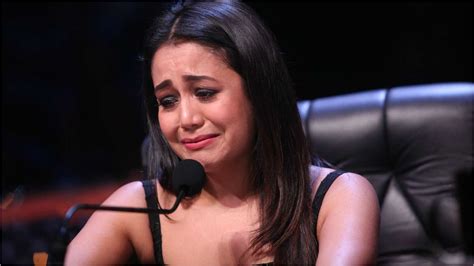8 These Neha Kakkar Songs Will Make You Cry In Memory Of Your Loved Ones 8 नेहा कक्कर के ये गाने