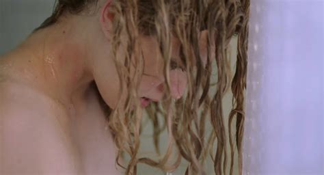 Nude Video Celebs Evelyne Brochu Nude Le Passe Devant Nous 2016