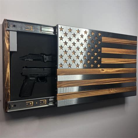 I am in love with this gallow tech gun rack! Pin on Office