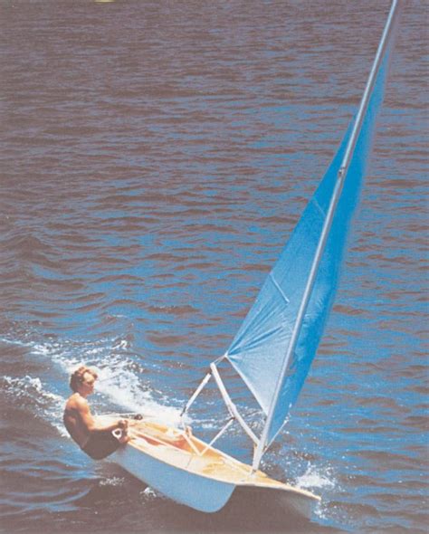 As the largest producer of catamarans in the world, hobie knows what their customers want and they deliver. SailboatData.com - HOBIE MONOCAT 12 Sailboat