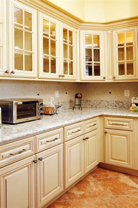 Ideas And How To Maintain Antique White Glazed Kitchen Cabinets In 2019