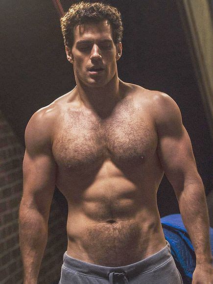 Times When Henry Cavil Showed Off His Muscular Body Iwmbuzz