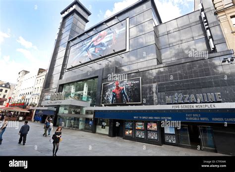 Odeon Cinema Leicester Square London England Uk Stock Photo Alamy