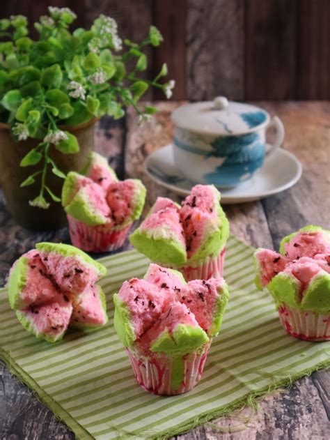 Hasilnya memang sedap, lembu dan gebu. BOLU KUKUS MEKAR SEMANGKA KAPAS | Fotografi makanan, Resep ...