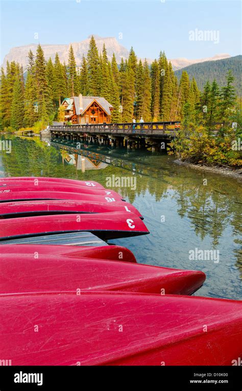 Red Canoes Lodge Restaurant Emerald Lake British Hi Res Stock