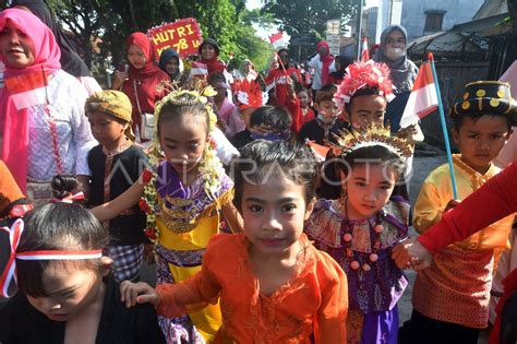 Karnaval Sambut HUT Kemerdekaan RI Di Kota Bogor ANTARA Foto