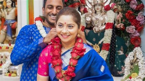 Sonalee Kulkarni Wedding Pics अभनतर सनल कलकरण दबईत अडकल