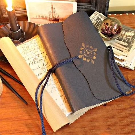 How To Make Handmade Leather Journals With Their Hands Diy Is Fun
