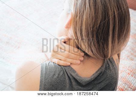 Woman Sore Neck Bed Image Photo Free Trial Bigstock