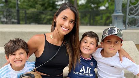 El Viaje De Antonela Roccuzzo A Las Cataratas Sin Messi Paseos Con Sus Hijos Y El Conmovedor