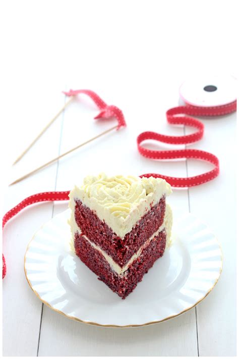 There is something so elegant about a red velvet cake. Foodagraphy. By Chelle.: Red Velvet Cake with Vanilla ...