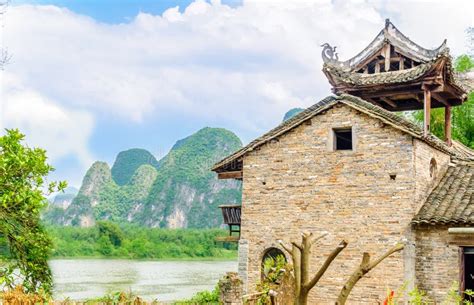 Traditional Chines House In Karst Landscape By Yangshuo China Stock