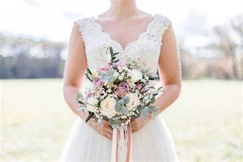 See through off the shoulder boho wedding dress in 2019. Pin von Hochzeitsladen Nürnberg auf Brautsträuße in 2020 ...