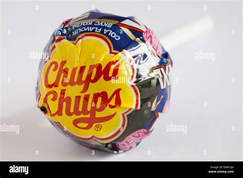 Chupa Chups Sabor Cola Lolly Aislado Sobre Fondo Blanco Fotografía De