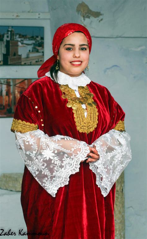 L’habit Traditionnel Sfaxien Habit Traditionnel Robe Traditionnelle Tunisienne Vêtement