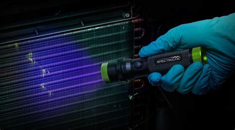 How Fluorescent Dyes Benefit Leak Detection Procedures In Air