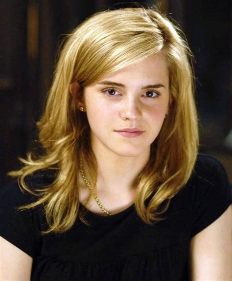 Hot Female Celebrities Emma Watson Wallpapers