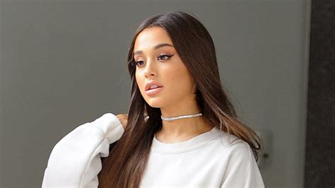 Watch Access Hollywood Interview Ariana Grande Wears Her Hair Down