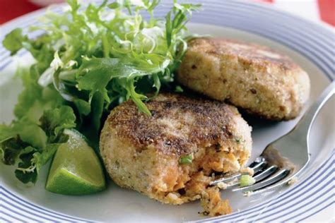 The recipe can easily be doubled to meal prep for the week even easier! Salmon and sweet potato patties