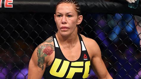 video cris cyborg has coach slap her in face during ufc 219 pre fight warm up