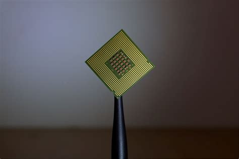 Ibm Unveils Worlds 1st 2 Nanometer Chip Tech To Fit 50 Billion