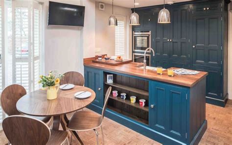 The best kitchen cabinet companies have at least some of these aspects, after all. Limited Kitchen Space | Cabinet Makers | Hill Farm Furniture