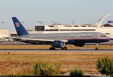 Boeing 757 222 United Airlines Aviation Photo 2025391