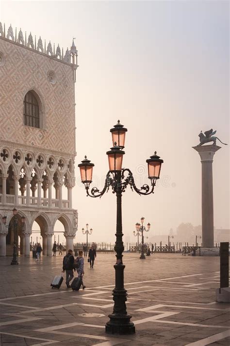 Venice Italy October 06 2017 Tourits On The San Marco Square At