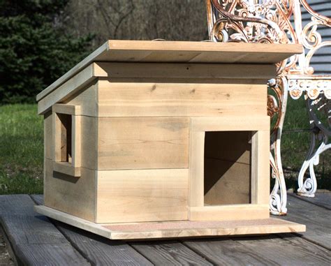 Outdoor Cat House Shelter From Touchstone Pet