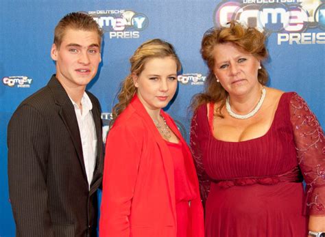Открыть страницу «sarafina wollny» на facebook. Baby-Hammer: Ist Sarafina Wollny wirklich schwanger? - STARZIP