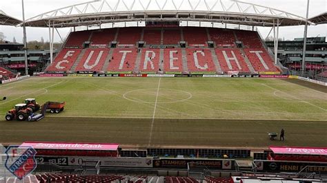 Plaats utrecht stadion stadion galgenwaard. FC Utrecht vervangt erbarmelijke grasmat | NOS