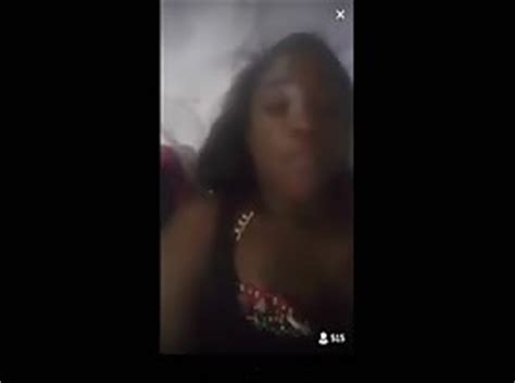 Mad Thot Recording Her Friend Sucking Dick On Periscope