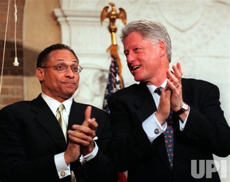 Photo President Clinton Appears With Former Agriculture Secretary Mike