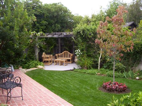Backyard Landscape Ideas With Natural Touch For Modern