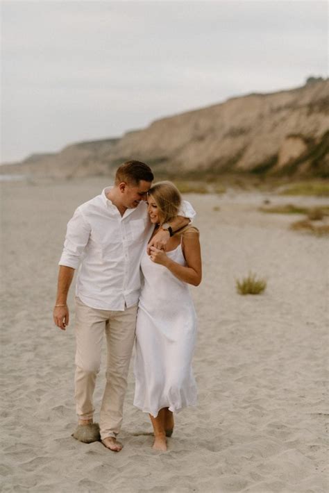 Engagement Photo Outfit Ideas And Inspiration What To Wear