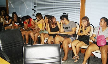 Police Arrest Fine And Set Free Gaggle Of Beach Road Prostitutes Pattaya Mail