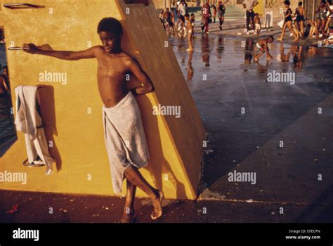 Schwarze New York Ghetto Stockfotos Und Bilder Kaufen Alamy