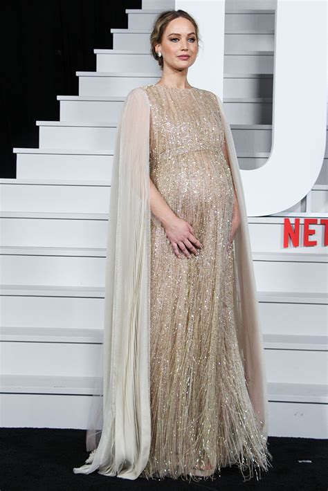 Pregnant Jennifer Lawrence Wears Gold Gown At ‘dont Look Up Premiere