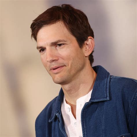 Ashton Kutcher Opens Up About Really Painful Pregnancy Loss With Demi Moore Popsugar Australia