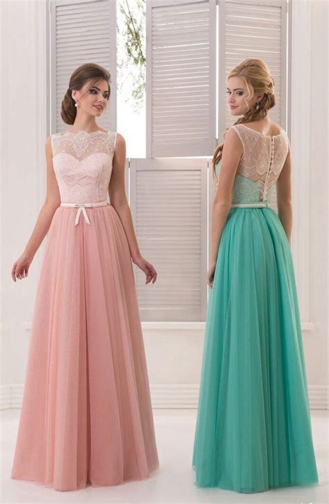 Necesitan ayuda con el vestido, el peinado y también con el maquillaje. ¡Vestidos que tus damas de honor pueden usar en verano ...