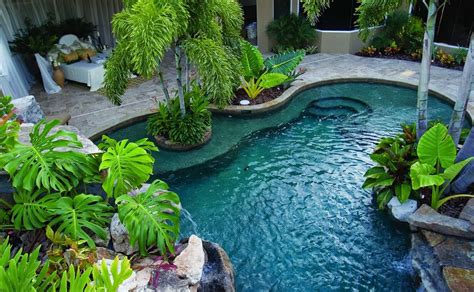 Awasome Tropical Landscape Ideas Around Pool