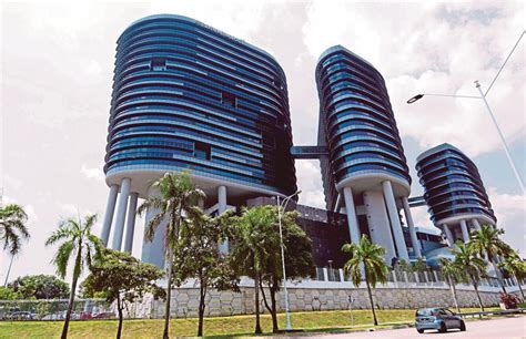 Suruhanjaya pencegahan rasuah malaysia bersama lakukan perubahan— presentation transcript 4 pencegahan rasuah ~ suatu senario. Hanya 0.01 peratus penjawat awam berani lapor rasuah ...