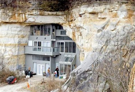 Wow This Cave House Is Amazing Unusual Homes Underground Homes