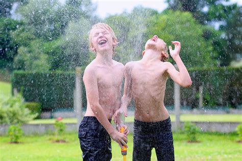 12 Water Games For Kids Perfect For The Pool And Backyard