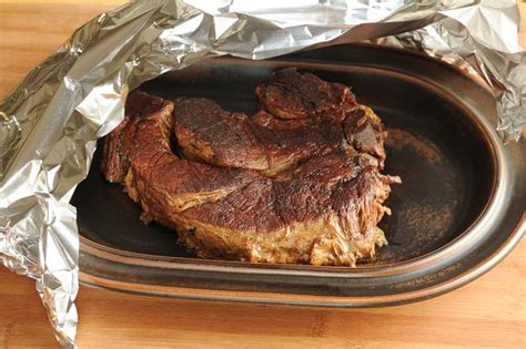 Has anyone made this recipe in an electric roaster? How to Cook a Cross Rib Roast in the Oven (with Pictures ...