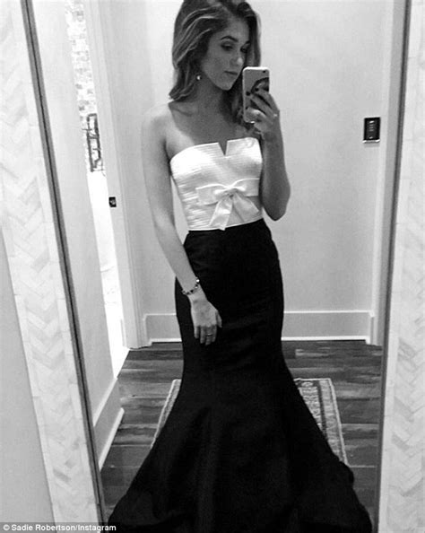 Duck Dynastys Sadie Robertson Takes Cousin Cole To The Prom Daily Mail Online