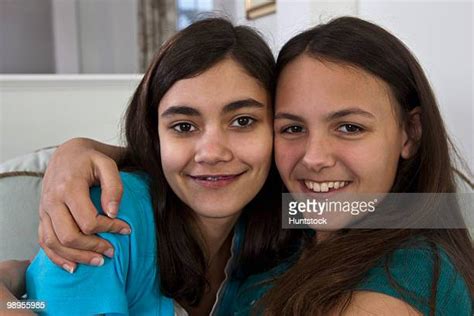 Two Teenage Girls 13 15 Smiling Portrait Close Up Photos And Premium