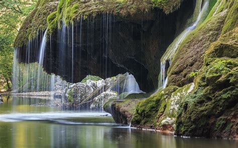 Cascada bigar din banat, cea mai spectaculoasa din lume, in inundatiile pun in pericol minunatiile turistice ale banatului. Cascada Bigar principala atractie turistica Caras ...