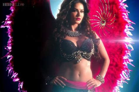 Sunny Leone Sizzles With Three Menwatch Out For ‘ek Paheli Leela Entertainment