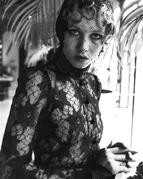 biba photo shoot inside biba store 1970 photo by marilyn stafford vintage fashion